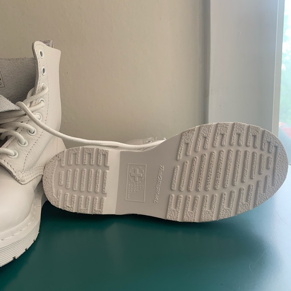 Dr. Martens 1460 PASCAL MONO 8 Eye Leather Boots WHITE Super Cute! - Picture 3 of 7